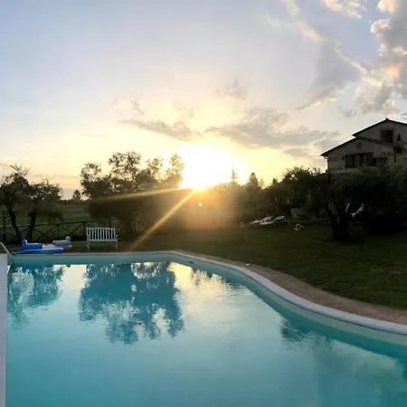Casale In Pietra Con Piscina فيلة