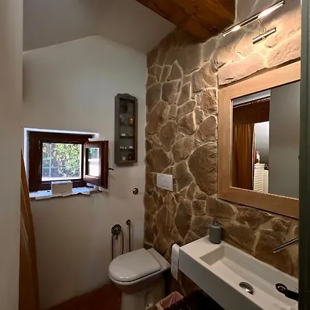 Casale In Pietra Con Piscina