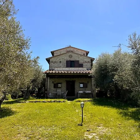 Casale In Pietra Con Piscina