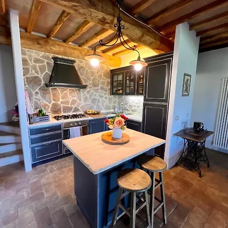 Casale In Pietra Con Piscina *