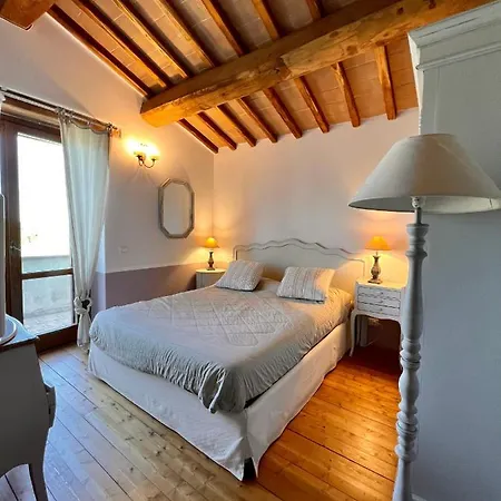 Casale In Pietra Con Piscina