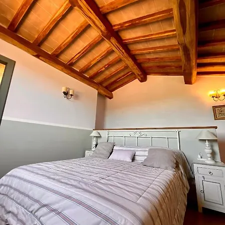 Casale In Pietra Con Piscina فيلة *