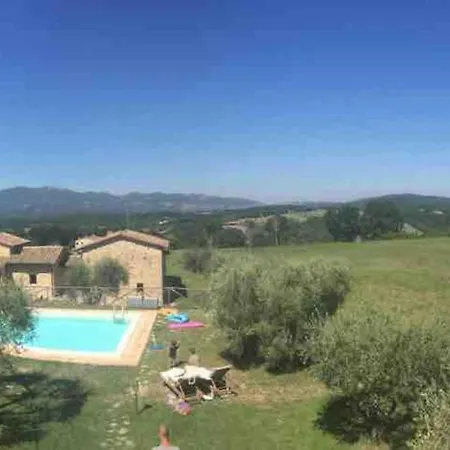 Casale In Pietra Con Piscina